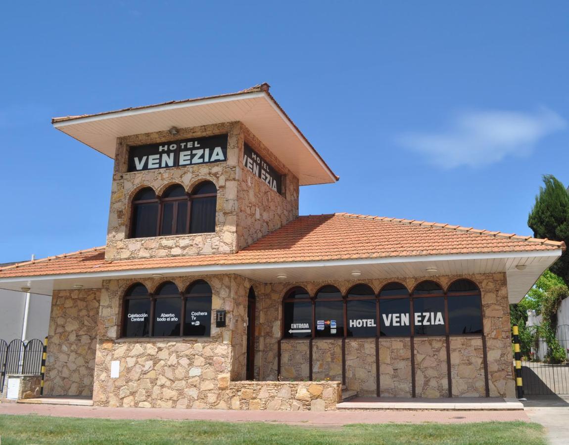 Hotel Venezia Некочеа Экстерьер фото